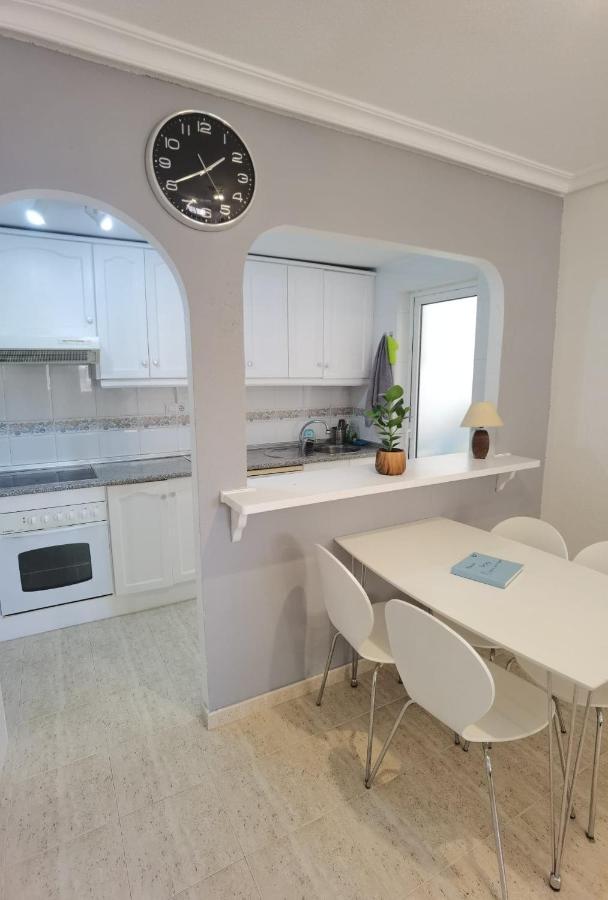 Apartament Z Duzym Tarasem Na Pieknym Osiedlu Орихуела Екстериор снимка